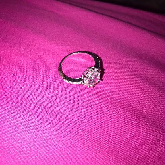 Ring - Picture 4 of 4